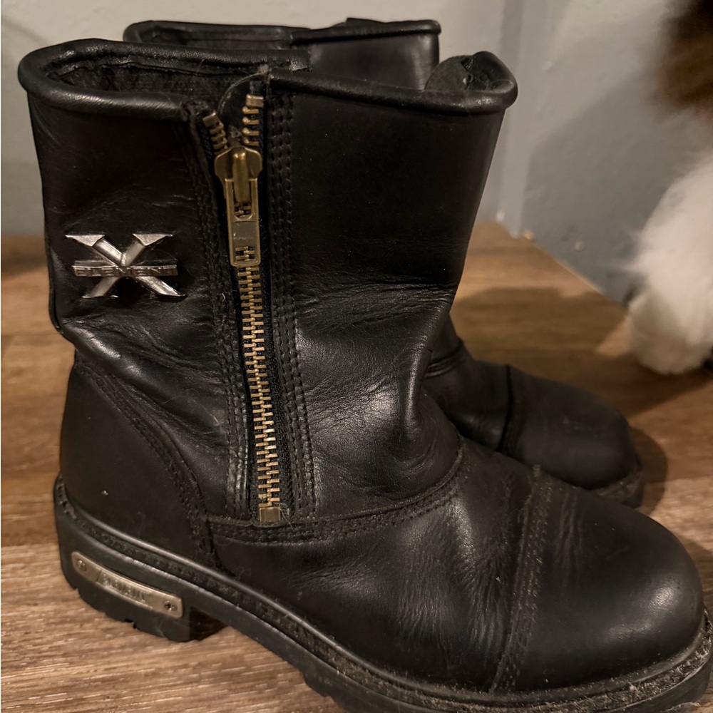 Black Motorcycle Leather Boots with Side Zipper